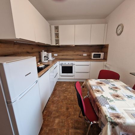 Haus-Buenzow-1 Apartment Borkum Bagian luar foto