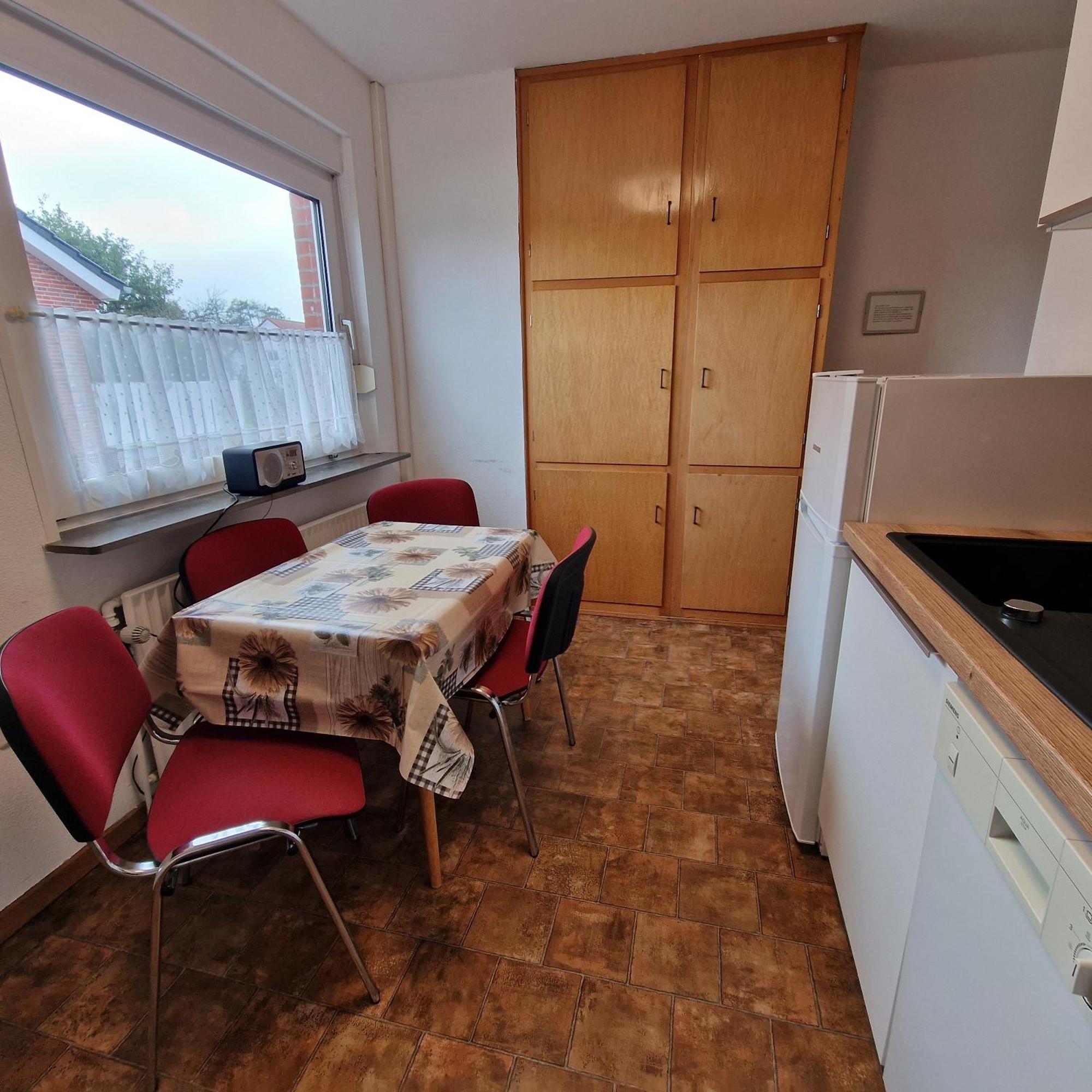 Haus-Buenzow-1 Apartment Borkum Bagian luar foto
